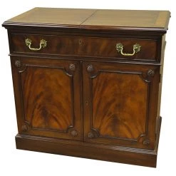 Scully & Scully Mahogany Mobile Server